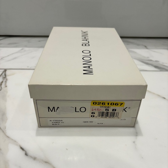 Manolo Blahnik Patent Leather Pumps Size EU35 / 5B - Picture 8 of 8